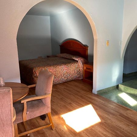 Full Moon Inn 亨廷顿公园 外观 照片